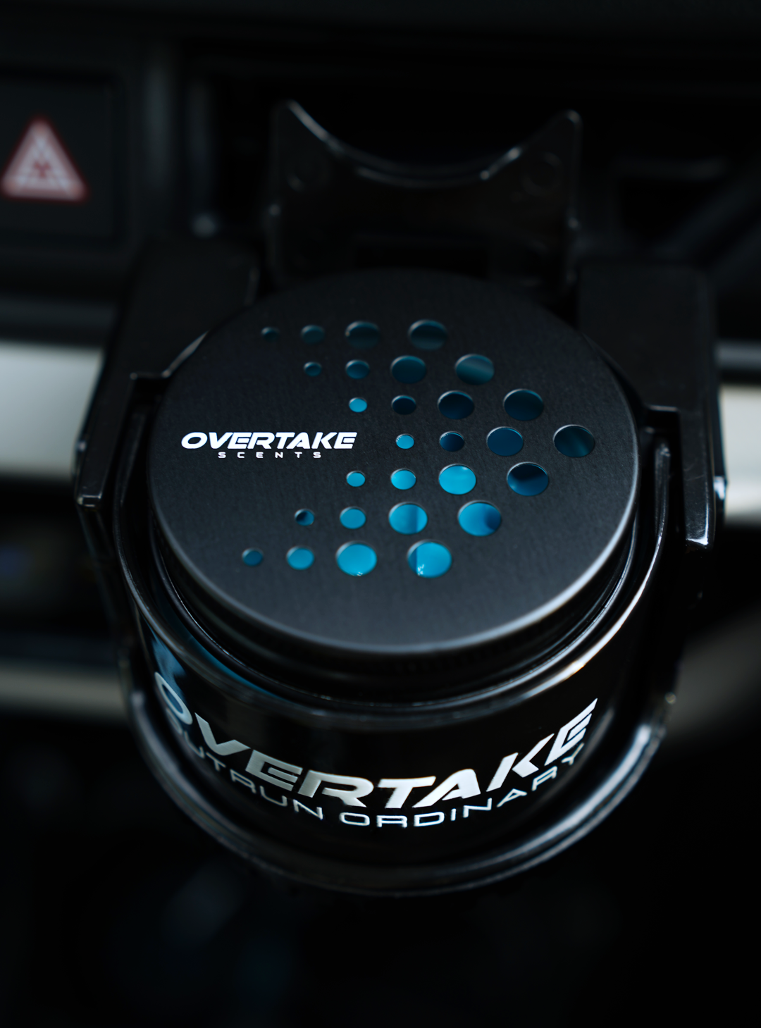Overtake vent mount top-down view holding Aqua Fresh gel car air freshener in vent — Overtake Scents
